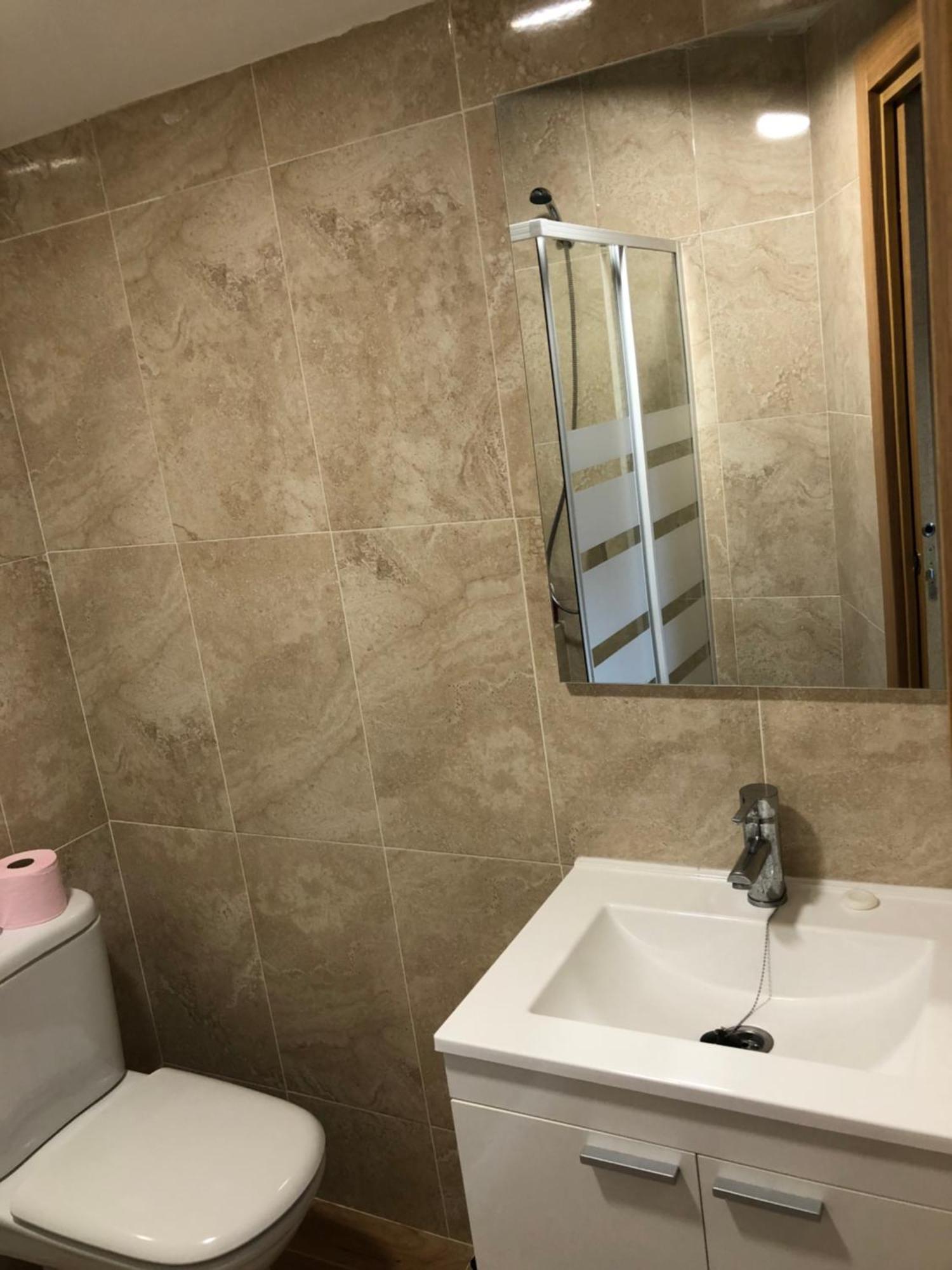 Habitacion Con Cocina Y Bano Билбао Екстериор снимка